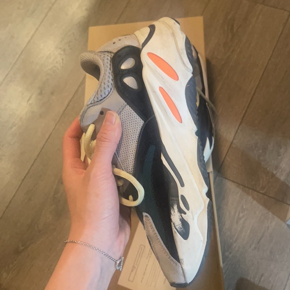 only worn twice - Picture 4 of 6